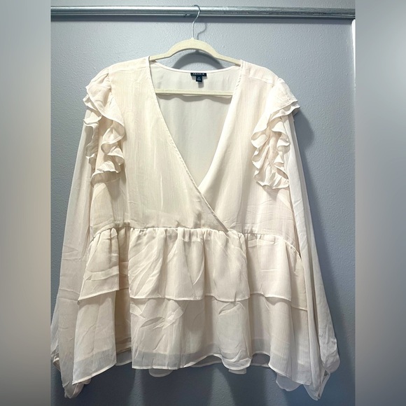 torrid Tops - Brand new cream ruffled sleeve